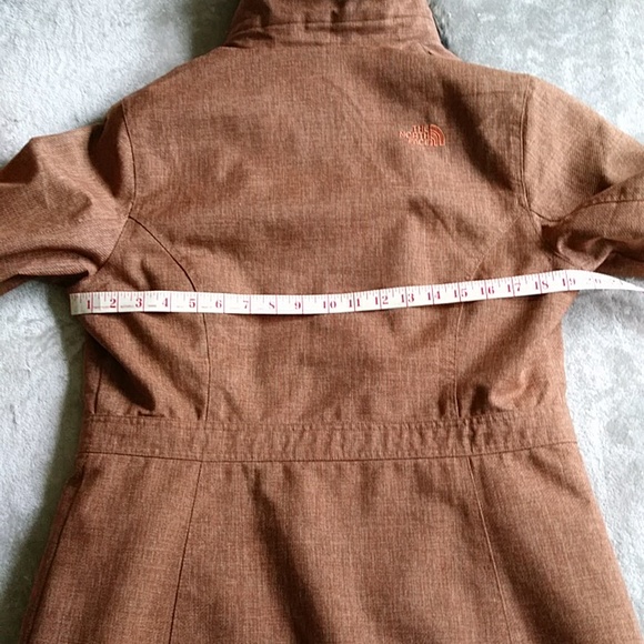 North Face primaloft jacket. - Picture 10 of 16